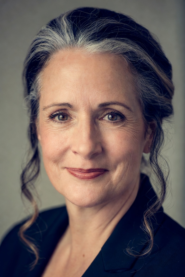 Diana Cross